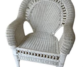 $100    - Vintage Round Back White Wicker Chair ES99-32                                                                             Description : Nice , vintage ,wicker, accent chair is overall in very good, vintage condition and it displays beautifully. This piece has classic styling and is a great choice for either in or out doors. LOCAL PICK UP MCLEAN, VA. SHIPPING SUGGESTIONS AVAILABLE UPON REQUEST.

Item Number : 99-32

Condition Desc. : Good Condition
Location : Vienna VA

Measurements

Length : 28
Width : 25
Height : 37