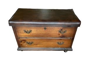 $100 - Liquor Cabinet Cabinet w leather hinge top on coasters MF95-12                                                              Description : A great way to save space. Used as both additional seating and a liquor cabinet.

Dimensions : 29 x 15 x 20H

Condition : Good Condition


Local pickup  : McLean VA.  Contact us for shipper suggestions.