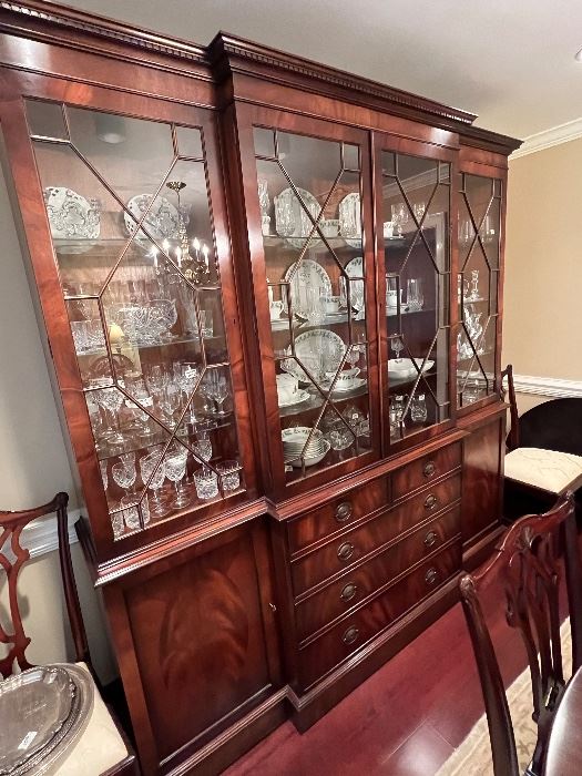 Bevan Funnell Limited ( English)
Mahogany China Cabinet 