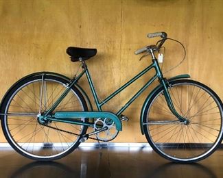 1949 Ladies Schwinn World $399