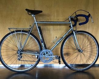 Windsor Deluxe Tourer $499