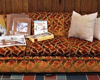 Vintage Raised Poppie Flower Sofa