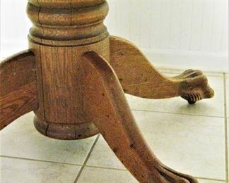 Antique Claw Feet Solid Wood Round Table