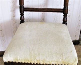 Vintage Cute Decorating Chair