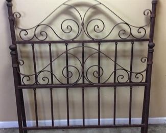 VTG. METAL QUEEN BED