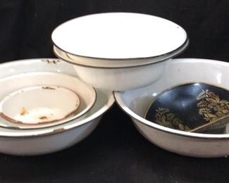 GROUP OF ENALMELWARE BOWLS
