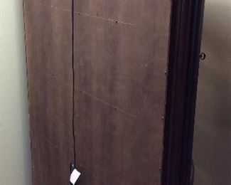 4 SHELF LIGHTED CURVED GLASS CURIO