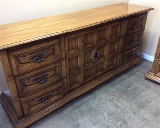 2 PIECE VTG. DRESSER & CHEST OF DRAWERS