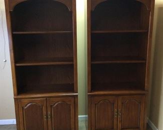 PAIR OF BOOKSHELVES