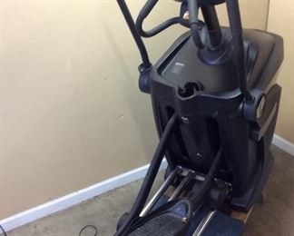 OCTANE FITNESS ELLIPTICAL MACHINE