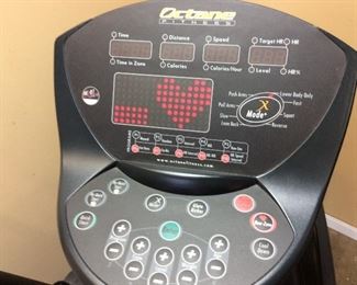 OCTANE FITNESS ELLIPTICAL MACHINE