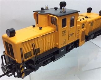 L.G.B. LEHMAN GROSS & BAHN G SCALE SCHOEMA
#2026 TRAIN LOCOMOTIVE CLEANING LOCOMOTIVE