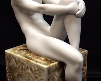 LLADRO ESSENCE OF WOMAN FIGURINE