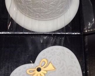 (2) LLADRO SNOWFLAKE MAGIC LIGHT & CHRISTMAS ORNAMENTS