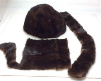 BEAVER FUR HAT & PIECES
