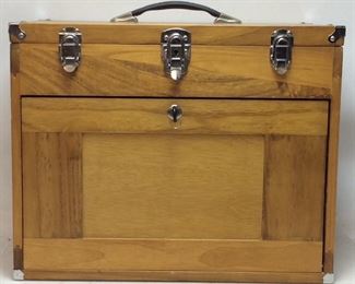 WINDSOR DESIGN 8 DRAWER LOCK UP TOOL WITH KEY