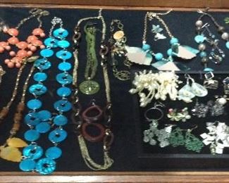 LARGE COSTUME JEWELRY GROUP #2, RINGS, NECKLACES, BRACELETS, EARRINGS