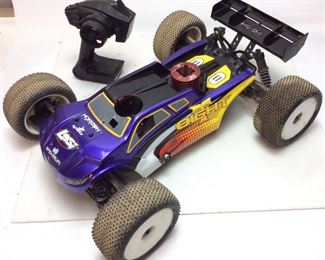 HORIZON HOBBY LOSI GAS POWERED 4WD 2 STROKE ENGINE R\C RADIO CONTROL, SPEKTRUM RADIO SYSTEM