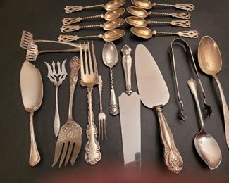 Variety of Sterling pieces.