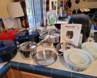 Innova Cast  Iron Pan's.
All -CLAD PANS.
Vintage Pyrex Mixing Bowls.
