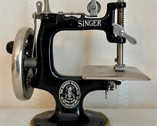 Vintage Singer Sewing Machine