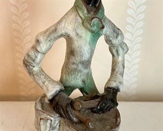 Antigua Pottery Figurerine