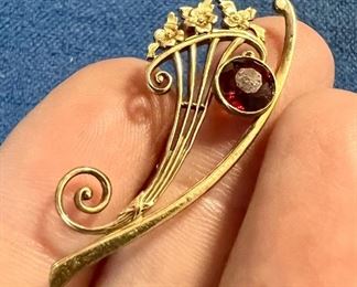 c. 1905 Edwardian 10K Pin with Garnet