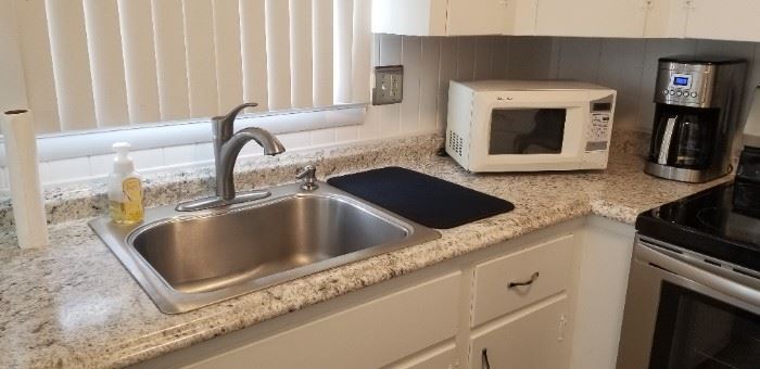 Kohler sink & faucet
