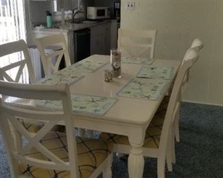 Dining set seats 6