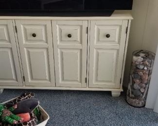 Pretty corner console/cupboard