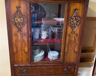 Lots of antiques 
