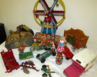 Marx wind-up motorcycle and tank, 