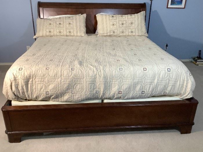 MACA601 Wooden King Bed Frame with lightly used Casper Mattress