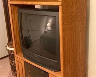 Media unit in Golden oak,