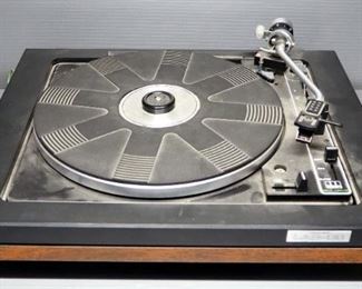 Realistic LAB-58 Turntable, Powers On