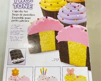 Wilton Two-tone cupcake set,  was $10, NOW $7