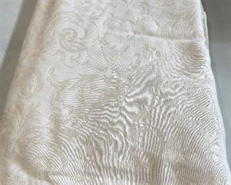1 light damasked tablecloth,  $8