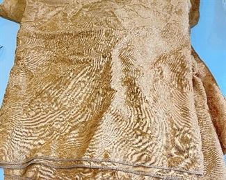 Gold rectangle tablecloth, $8