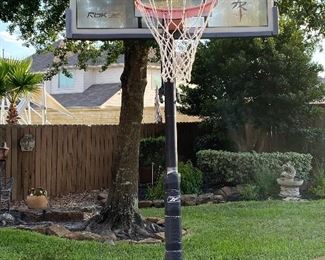 Basketball goal