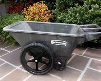 Rubbermaid Wheelbarrow