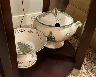 Spode Christmas tureen and footed bowl