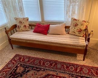 Jenny Lind daybed