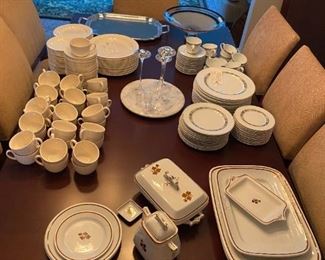 Meakin Tea Leaf, Wedgwood, and Hutchenreuter Vendome china