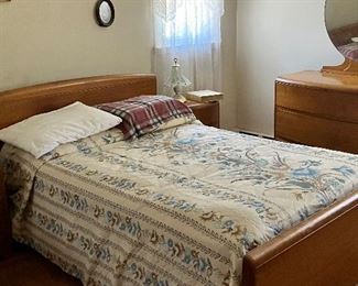  Solid wood, queen size bed 