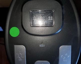 Air Purifier (2available)