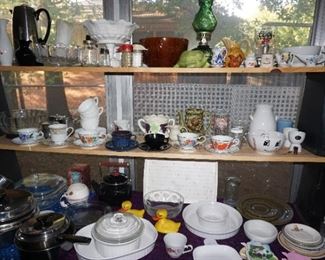 oil lamps, kitchen, tea cups