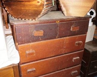 chest of drawers, wood baskets