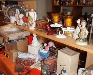 figurines, primitive kitchen, decor