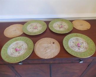 FOUR VINTAGE TIFFANY AND COMPANY NEW YORK CHINA PLATES MADE BY CAULDON CHINA ENGLAND