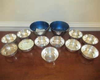 SILVER PLATE TOWEL AND FINGER BOWLS